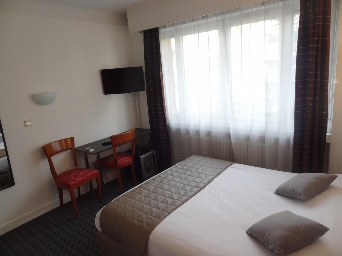 Hotel Les Ambassadeurs Saint-Chamond Exterior foto