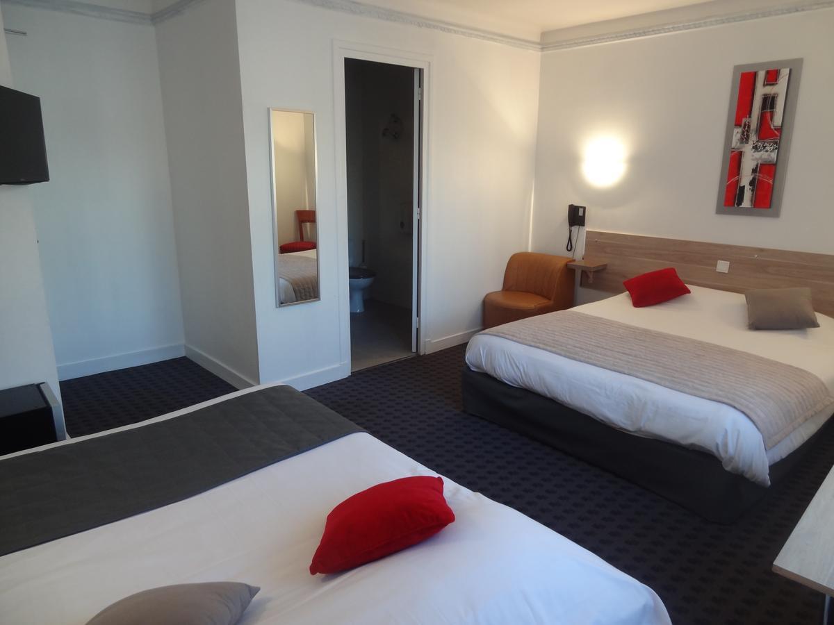 Hotel Les Ambassadeurs Saint-Chamond Exterior foto